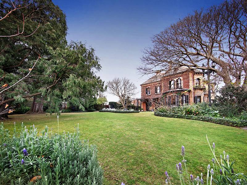 5 Leslie Grove, BRIGHTON, VIC 3186 Australia