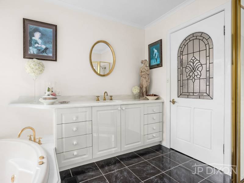 11 Dingley Court, DINGLEY VILLAGE, VIC 3172 Australia