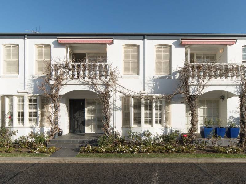 2 & 3/108 Esplanade, BRIGHTON, VIC 3186 Australia