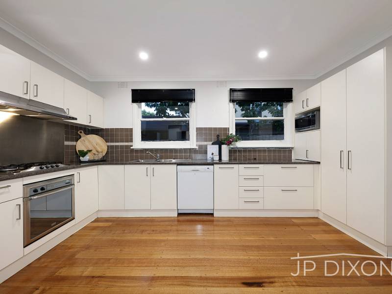 15 Merton Close, CHELTENHAM, VIC 3192 Australia