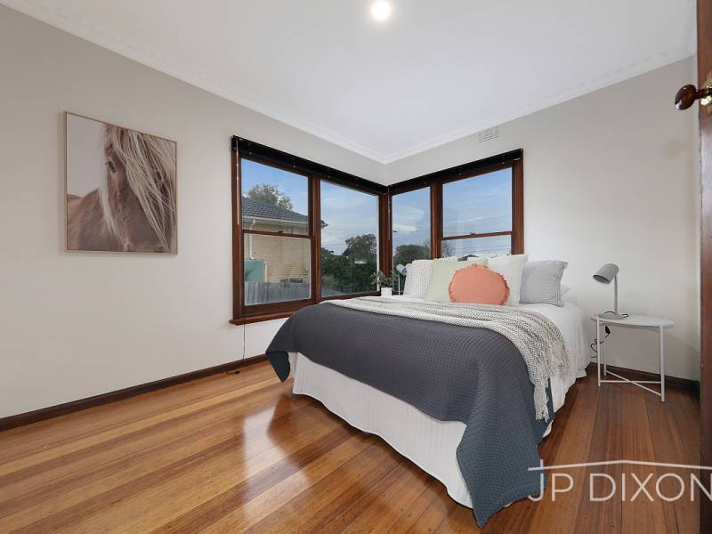 15 Merton Close, CHELTENHAM, VIC 3192 Australia