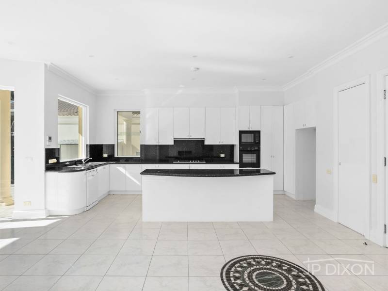 1 Merton Avenue, BRIGHTON, VIC 3186 Australia