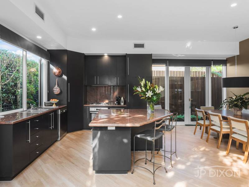 2 Inner Crescent, BRIGHTON, VIC 3186 Australia