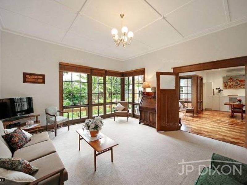 12 Hillcrest Avenue, BRIGHTON, VIC 3186 Australia