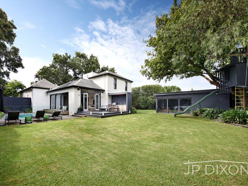 5 Inner Crescent, BRIGHTON, VIC 3186 Australia