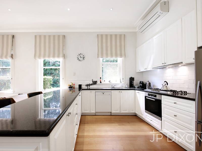 33 Elwood Street, BRIGHTON, VIC 3186 Australia