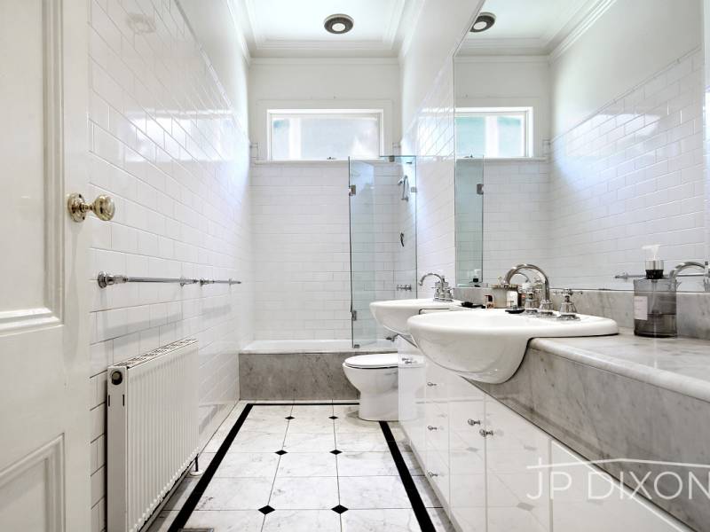 33 Elwood Street, BRIGHTON, VIC 3186 Australia