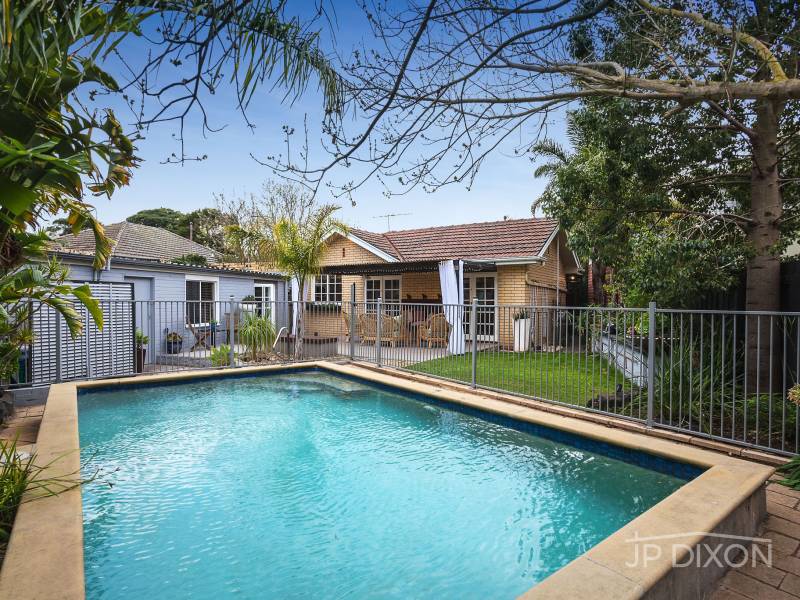 5 Crocus Court, CHELTENHAM, VIC 3192 Australia