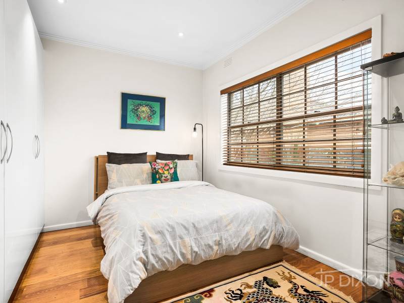 5 Crocus Court, CHELTENHAM, VIC 3192 Australia