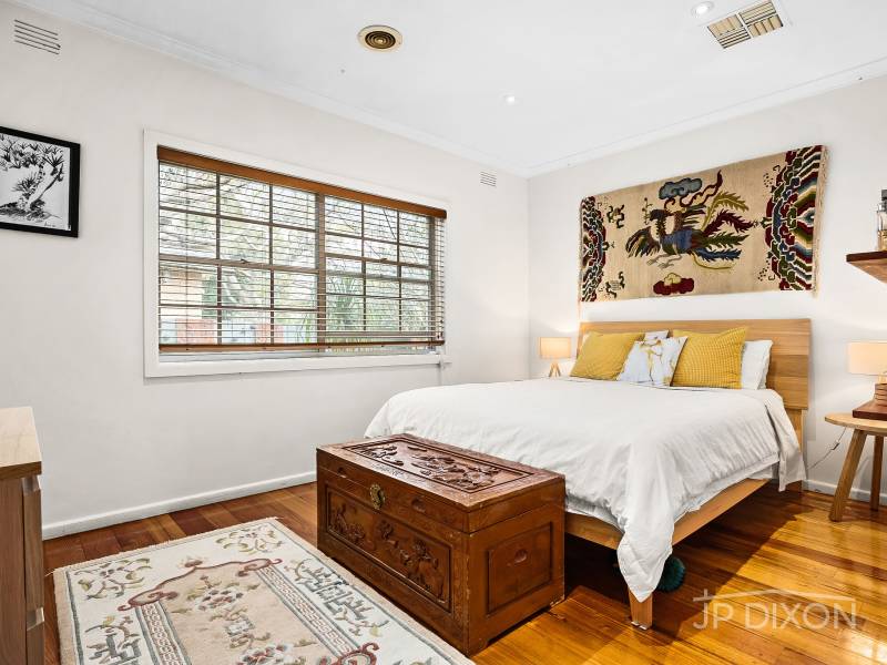 5 Crocus Court, CHELTENHAM, VIC 3192 Australia