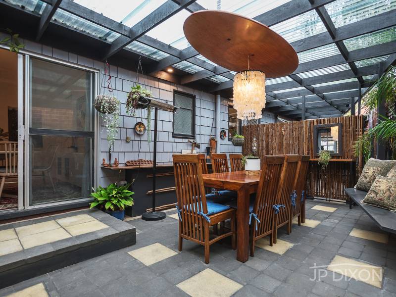 5 Crocus Court, CHELTENHAM, VIC 3192 Australia