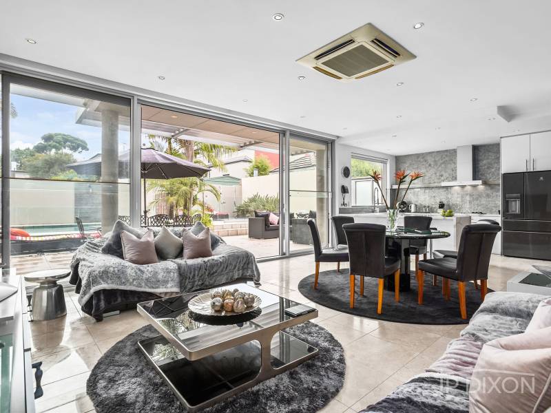 17A Bolton Street, BEAUMARIS, VIC 3193 Australia