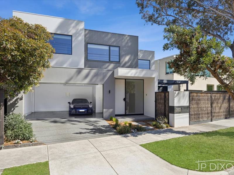 16 Tramway Parade, BEAUMARIS, VIC 3193 Australia
