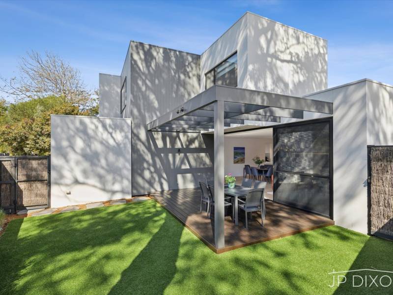 16 Tramway Parade, BEAUMARIS, VIC 3193 Australia
