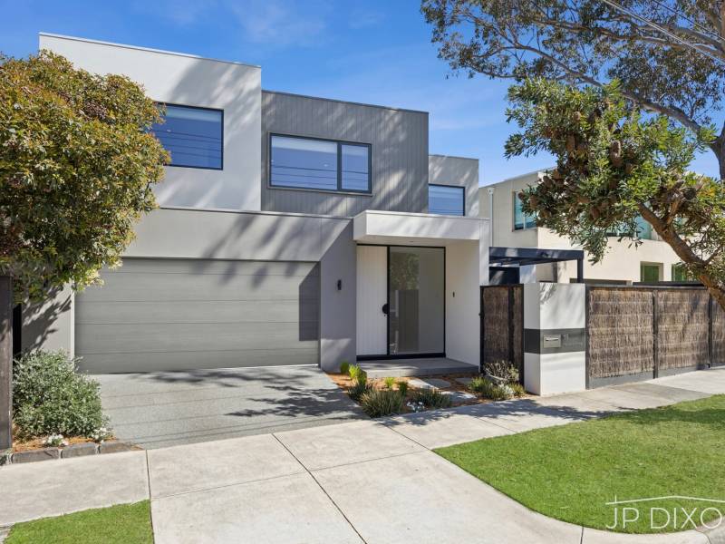 16 Tramway Parade, BEAUMARIS, VIC 3193 Australia