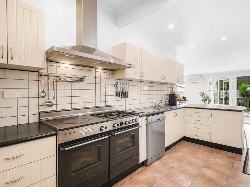 49 Voltri Street, CHELTENHAM, VIC 3192 Australia