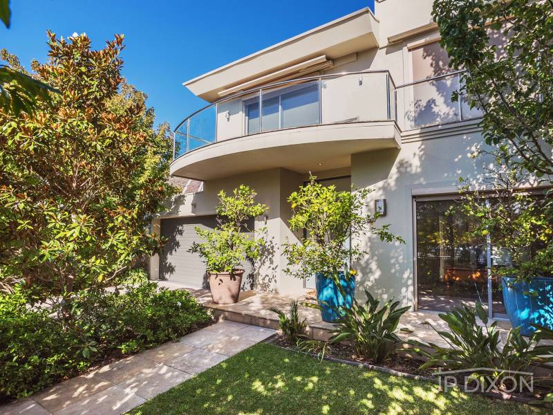 63 Outer Crescent, BRIGHTON, VIC 3186 Australia