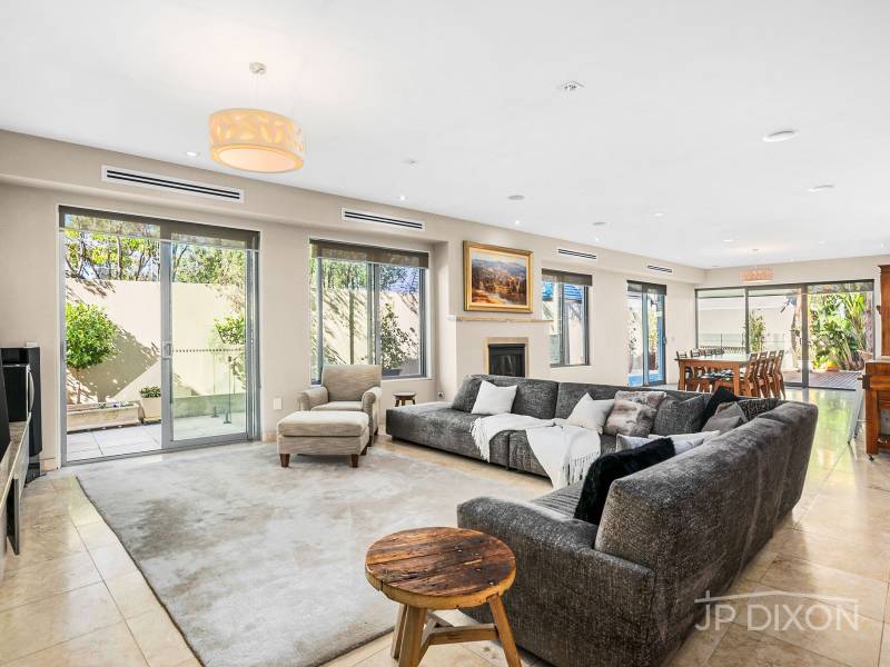 63 Outer Crescent, BRIGHTON, VIC 3186 Australia