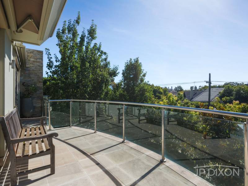 63 Outer Crescent, BRIGHTON, VIC 3186 Australia