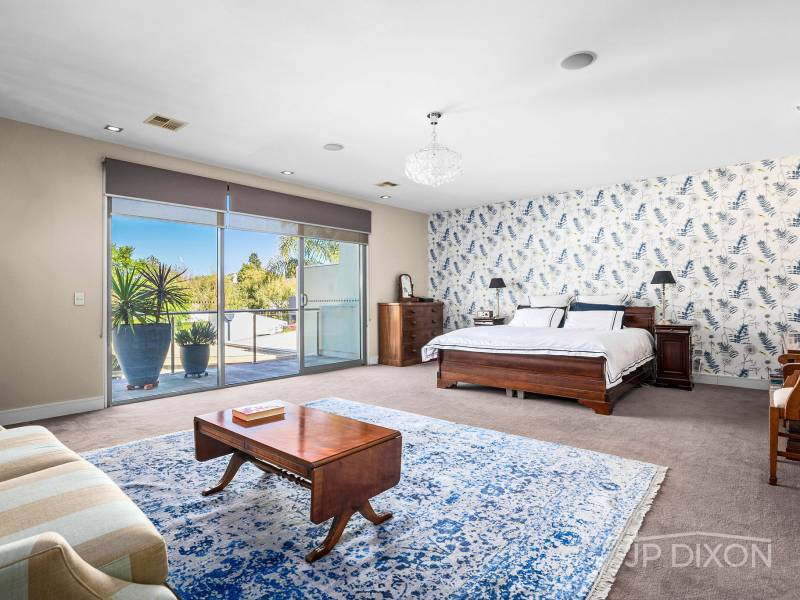 63 Outer Crescent, BRIGHTON, VIC 3186 Australia