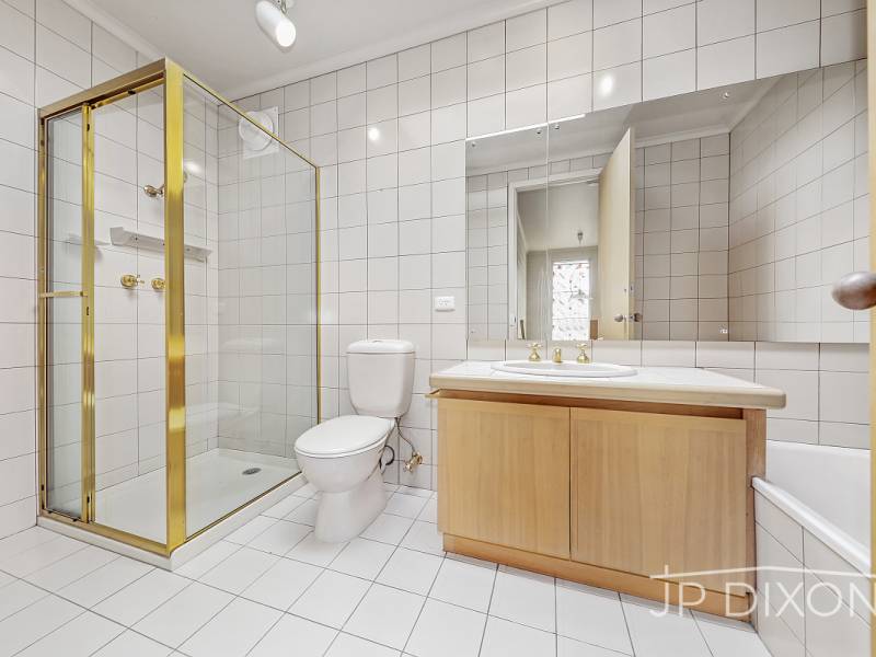 18 Outer Crescent, BRIGHTON, VIC 3186 Australia