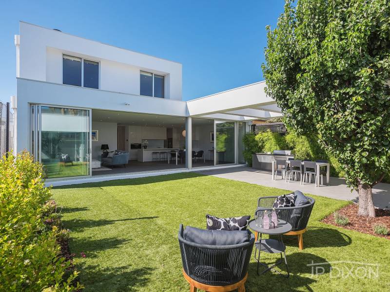 2 Higinbotham Street, BRIGHTON, VIC 3186 Australia