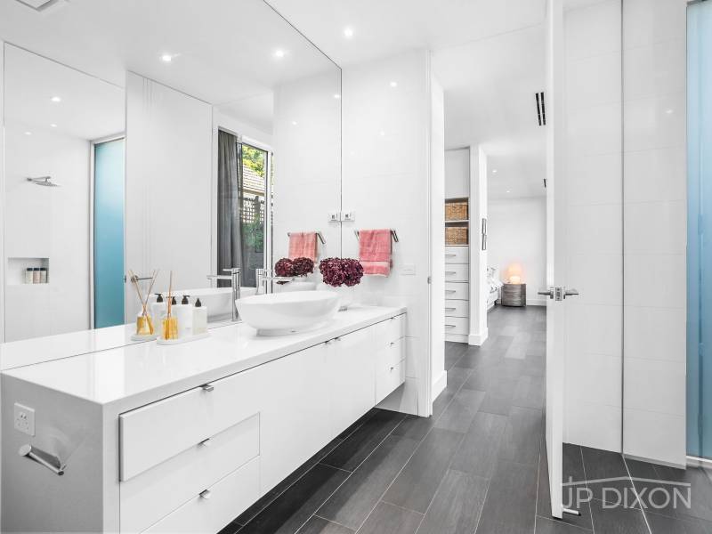 2 Higinbotham Street, BRIGHTON, VIC 3186 Australia