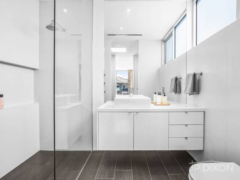 2 Higinbotham Street, BRIGHTON, VIC 3186 Australia