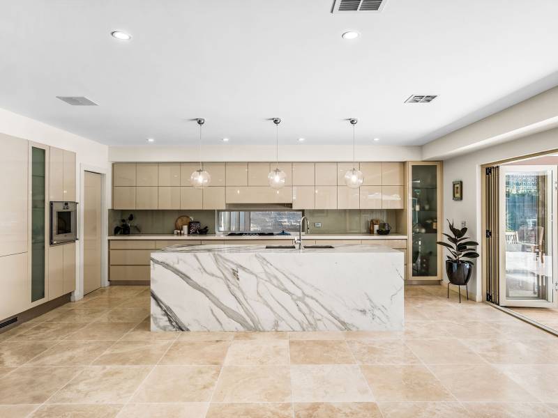 19 Sea Parade, MENTONE, VIC 3194 Australia