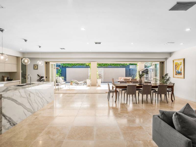 19 Sea Parade, MENTONE, VIC 3194 Australia