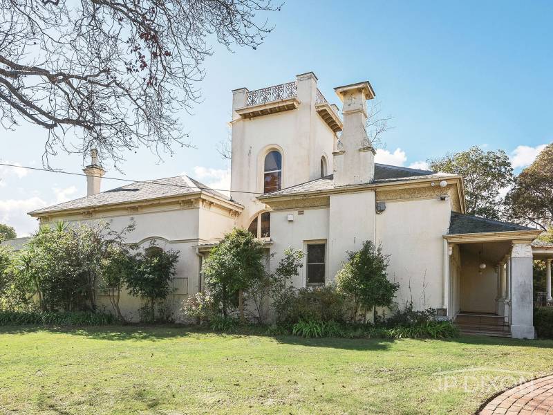 2 Sussex Street, BRIGHTON, VIC 3186 Australia