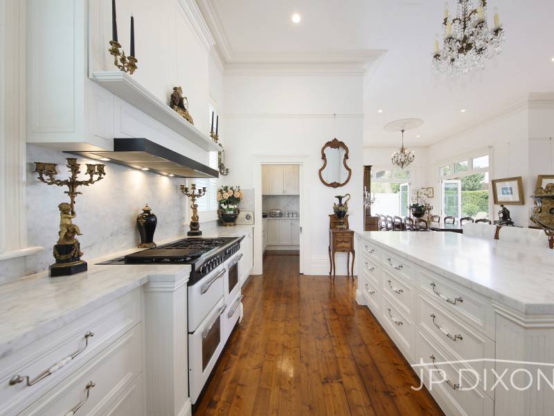 31 Middle Crescent, BRIGHTON, VIC 3186 Australia