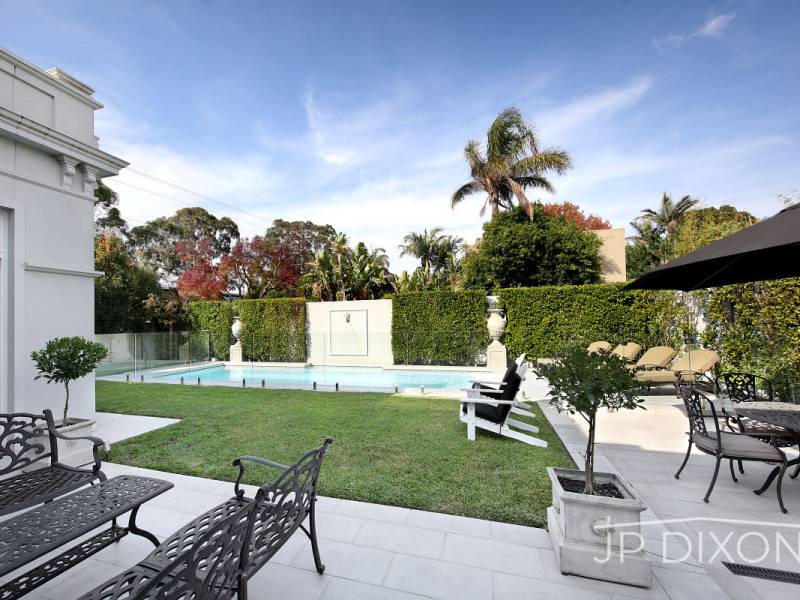 31 Middle Crescent, BRIGHTON, VIC 3186 Australia