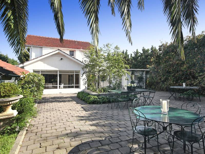 4 Seacombe Grove, BRIGHTON, VIC 3186 Australia