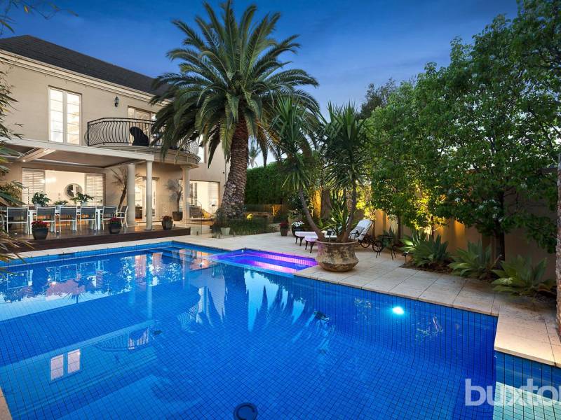 15 Newbay Crescent, BRIGHTON, VIC 3186 Australia