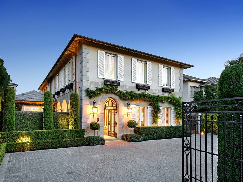 15 Moule Avenue, BRIGHTON, VIC 3186 Australia