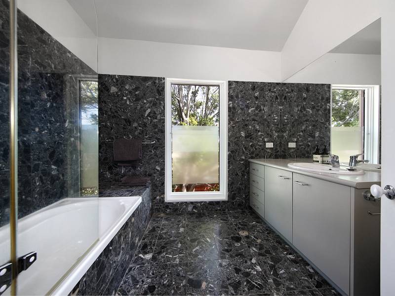 5 Inner Crescent, BRIGHTON, VIC 3186 Australia