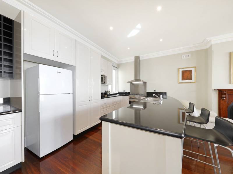 4 Thomson Street, BRIGHTON, VIC 3186 Australia