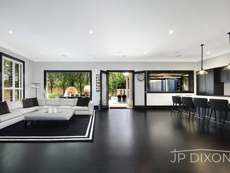 15 Newbay Crescent, BRIGHTON, VIC 3186 Australia