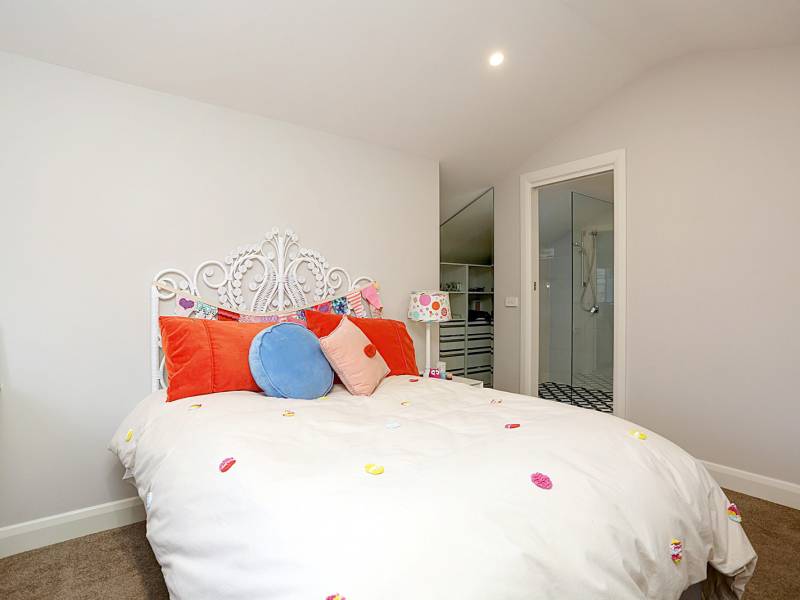 6 Iona Avenue, BRIGHTON, VIC 3186 Australia