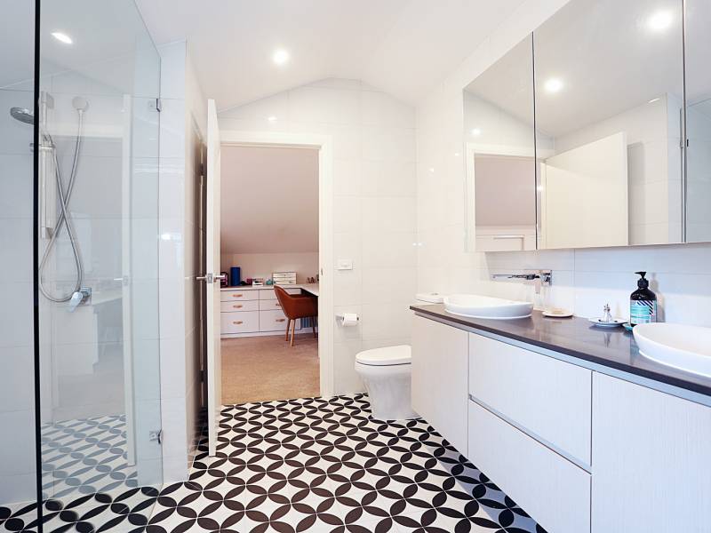 6 Iona Avenue, BRIGHTON, VIC 3186 Australia