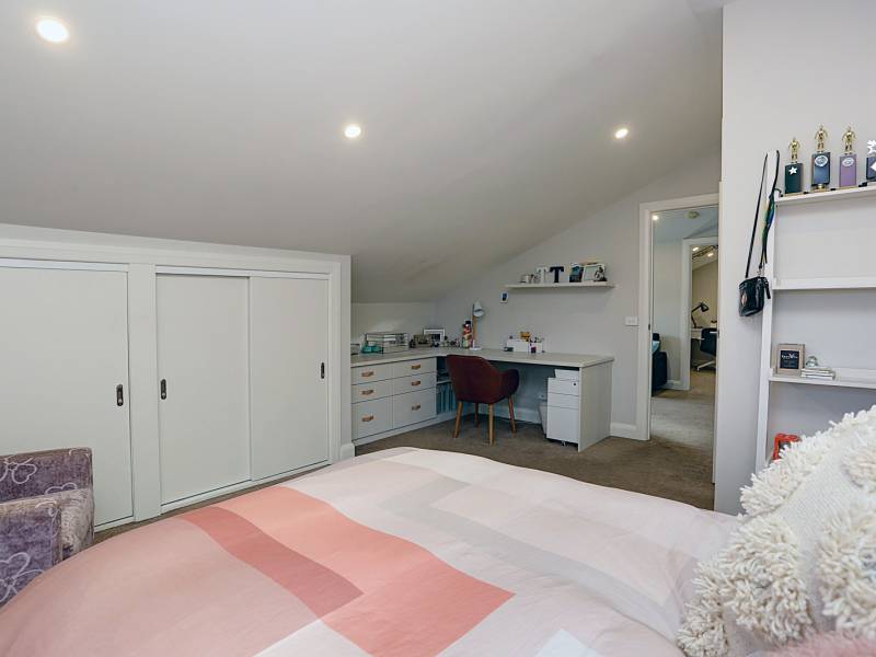 6 Iona Avenue, BRIGHTON, VIC 3186 Australia