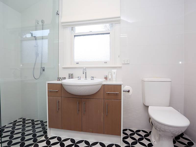 6 Iona Avenue, BRIGHTON, VIC 3186 Australia