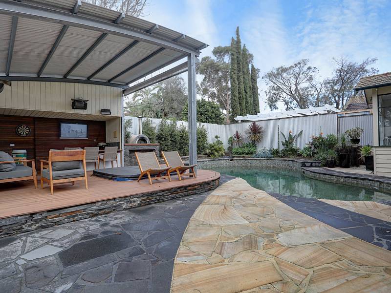 6 Iona Avenue, BRIGHTON, VIC 3186 Australia