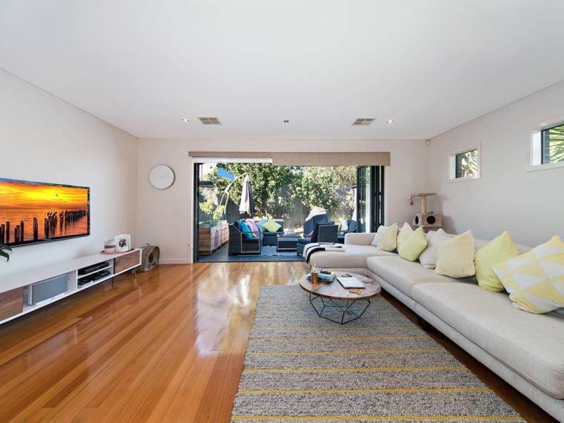 54b Earlsfield Road, HAMPTON, VIC 3188 Australia