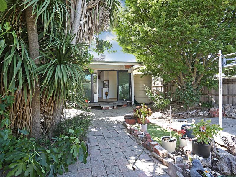 33 Carlyon Street, ORMOND, VIC 3204 Australia