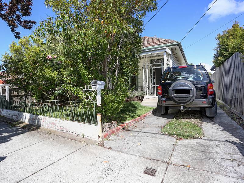 33 Carlyon Street, ORMOND, VIC 3204 Australia
