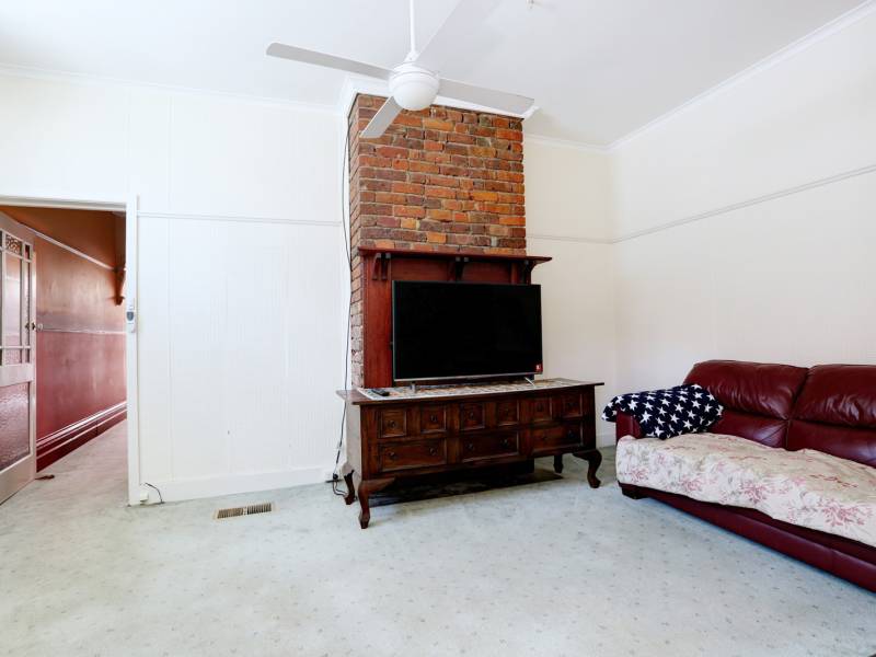 33 Carlyon Street, ORMOND, VIC 3204 Australia