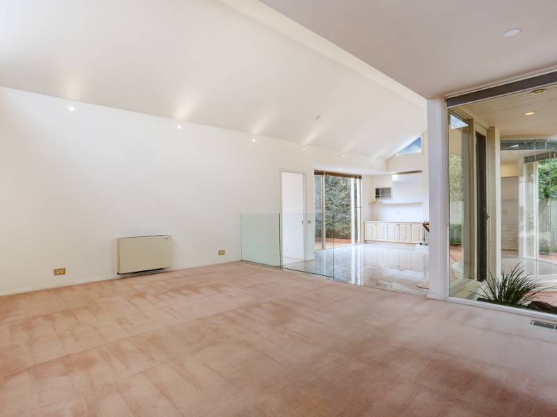 3 Baroona Court, BRIGHTON, VIC 3186 Australia