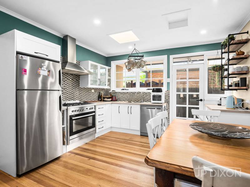 2/18 William Street, BRIGHTON, VIC 3186 Australia